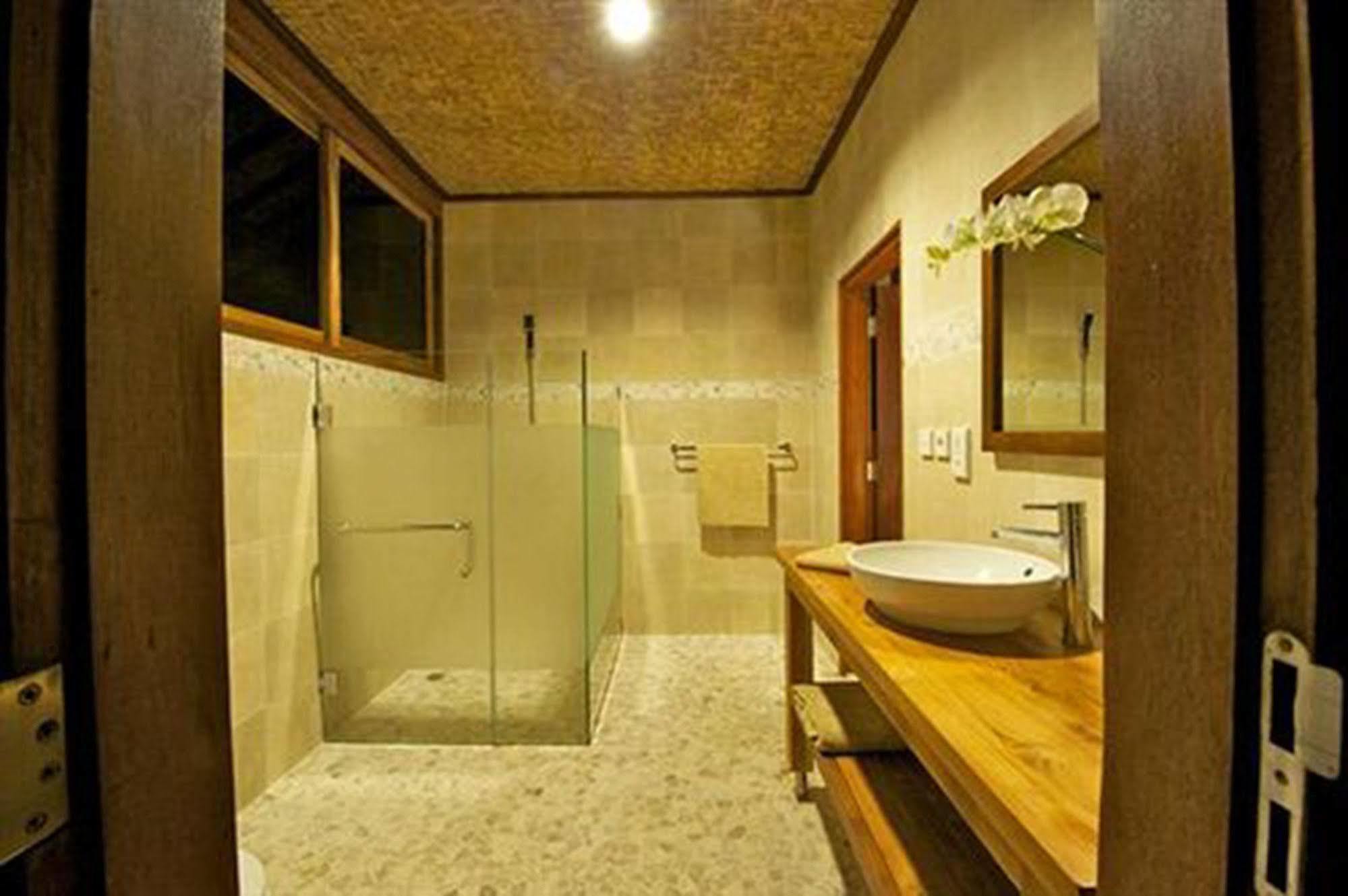 Three Monkeys Villas Pecatu  Exterior photo