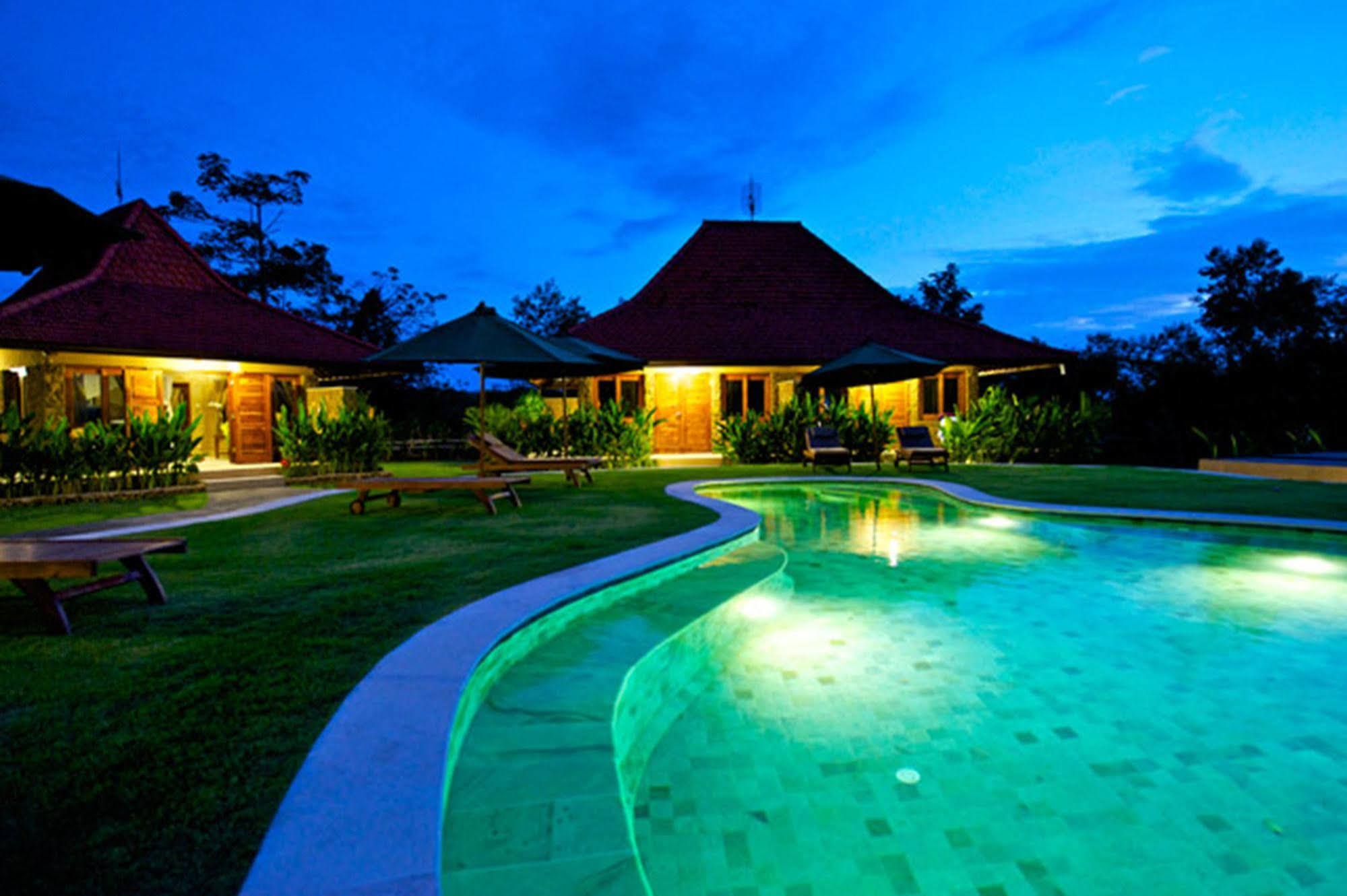 Three Monkeys Villas Pecatu  Exterior photo
