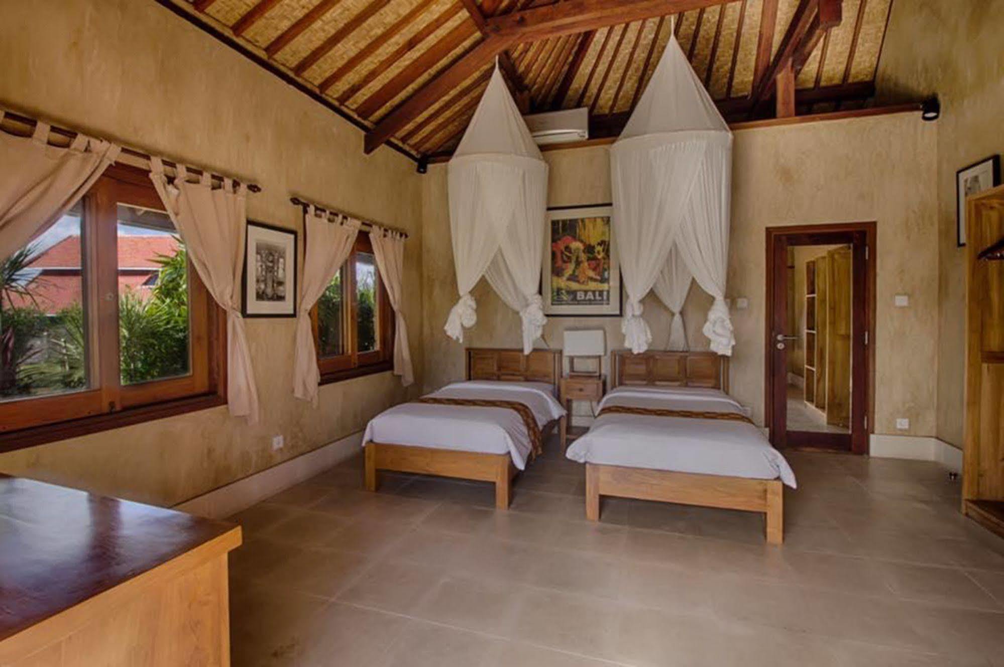Three Monkeys Villas Pecatu  Exterior photo